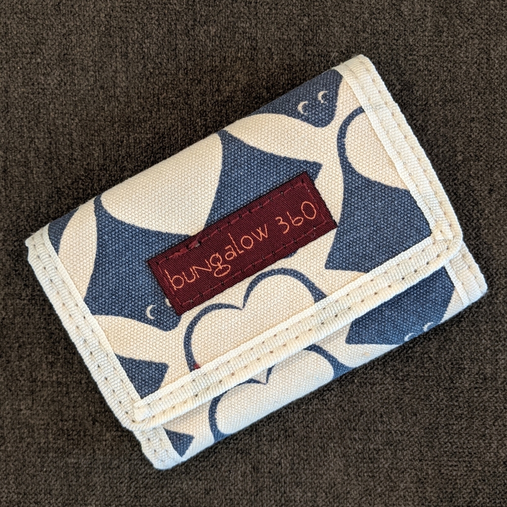 Bungalow 360 Trifold Vegan Wallet Stingray NWOT